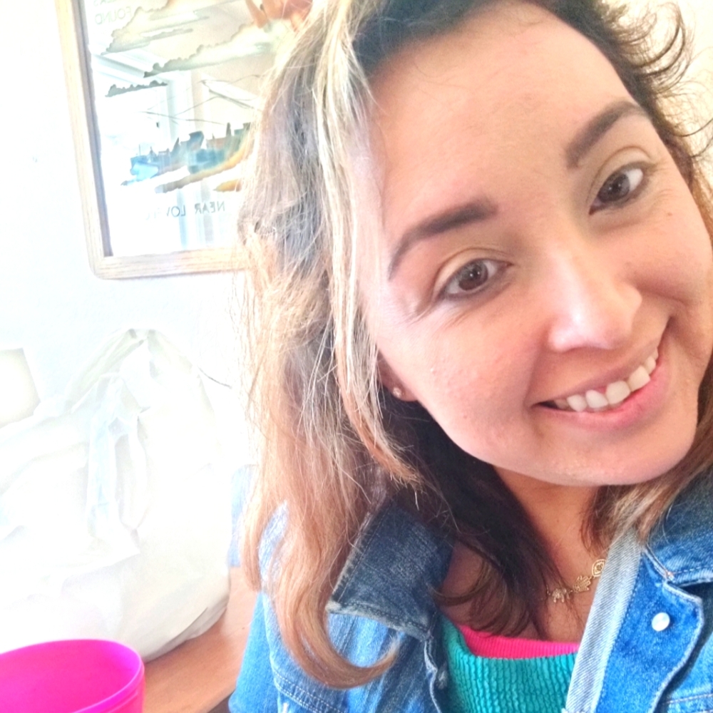 Meet your Posher, Desiree